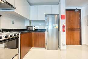 Dezire Beautiful Spacious Brand New With Balcony