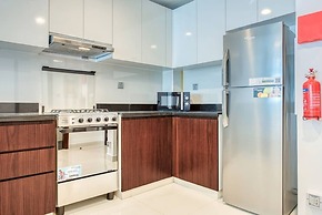 Dezire Beautiful Spacious Brand New With Balcony