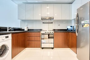 Dezire Beautiful Spacious Brand New With Balcony