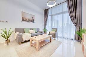 Dezire Beautiful Spacious Brand New With Balcony