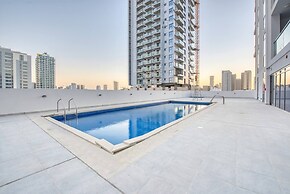 Dezire Beautiful Spacious Brand New With Balcony