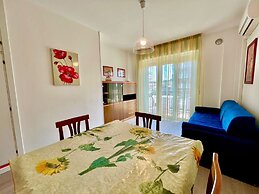 Bright Apartment by the Beach