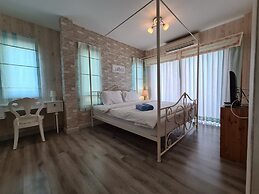 Boulevard Tuscany - 3 Bedroom Pool Villa