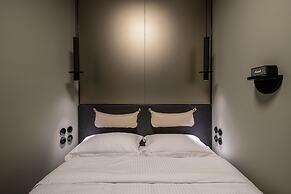 72 AD Suites