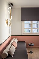 72 AD Suites
