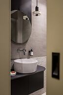 72 AD Suites