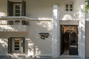 72 AD Suites