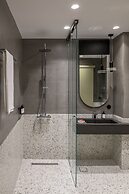 72 AD Suites