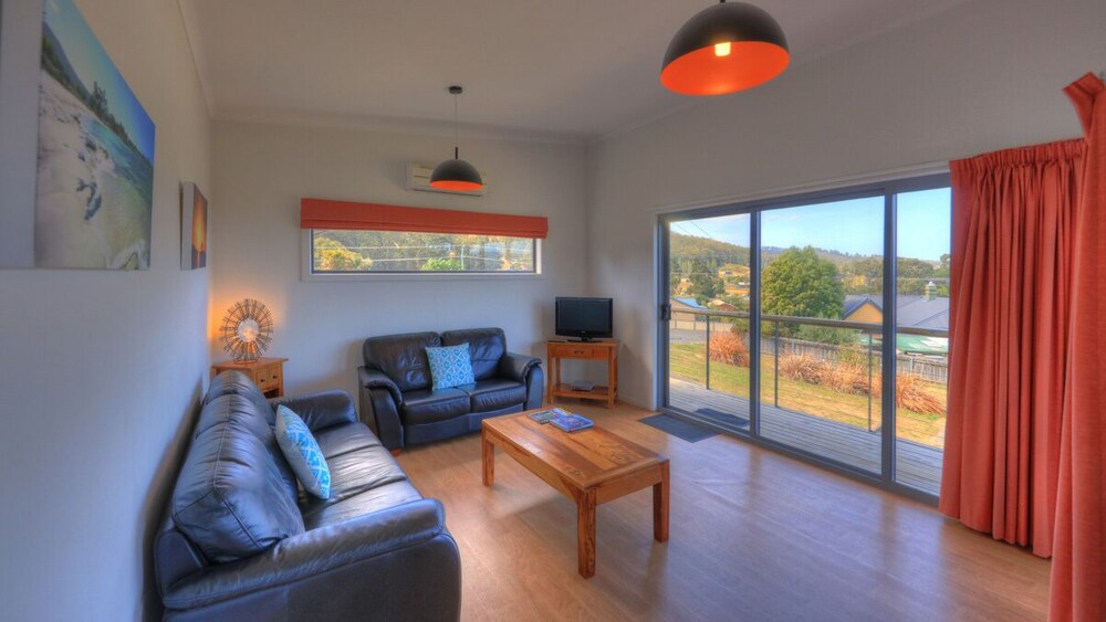 Ocean View Cottages - Essentially Tas Dover