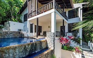 5-BD Beachfront, Ocean-View Hillside Home