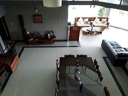 BLUSALZ MANOR Waters Edge Kochi