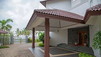 BLUSALZ MANOR Waters Edge Kochi