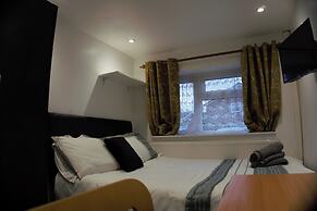 Onsite Cosy Practical Studio - in a Quite Area