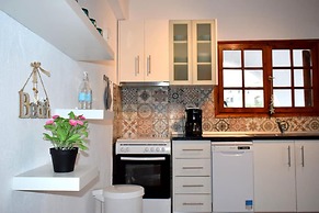 Apt - Sleeps 5 - Pets Ok - Balcony - Parking