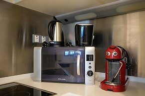 SuperHost - Spacious Apartment With Panoramic Skyline Views I Address 