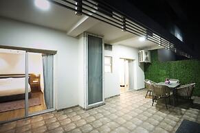 Regenta Suites Gurugram, Sector 49 Sohna Road