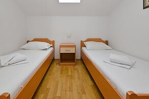 Seagull Apartments & Studios
