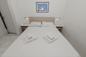 Seagull Apartments & Studios