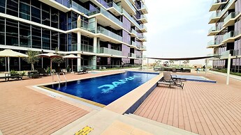 Marco Polo - Serene 1 BR APT amidst Golf Course with Gym & Pool