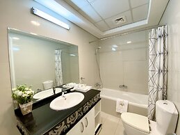  Luxe Apt with Panoramic Views and Terrace