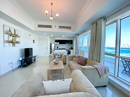  Luxe Apt with Panoramic Views and Terrace