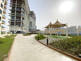  Luxe Apt with Panoramic Views and Terrace