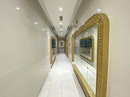  Luxe Apt with Panoramic Views and Terrace