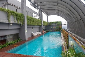 Best Choice Modern 2BR L'Avenue Apartment