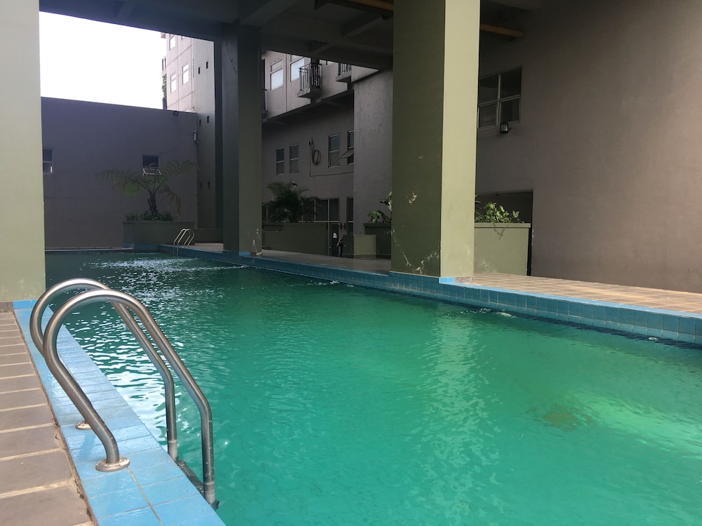 Modern Look Studio Apartment at Grand Asia Afrika