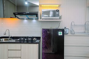 Best Studio with Pool View Springlake Summarecon Apartment