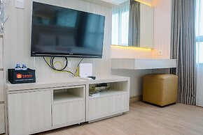 Best Studio with Pool View Springlake Summarecon Apartment