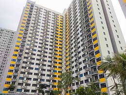Comfortable Studio at Springlake Summarecon Apartment near Mall