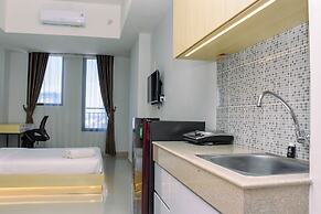 Cozy Studio with Single Bed at Evenciio Margonda Apartment