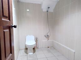 OYO 90376 Centre Point Hotel
