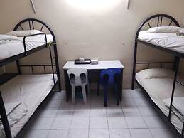 OYO 90376 Centre Point Hotel