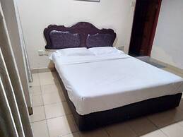 OYO 90376 Centre Point Hotel