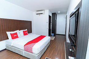 OYO 90375 Reggae Inn