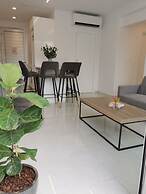 Phaedrus Living: Seaside Deluxe Flat Harbour 107