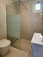 Phaedrus Living: Seaside Deluxe Flat Harbour 107