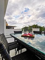 Phaedrus Living: Seaside Deluxe Flat Harbour 107