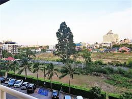 Jomtien Beach Condo - Floor 4 Studio Close to the Beach