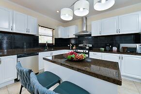 Stylish Villa, Private Pool, Bbq, Privacy