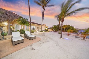 Private Beach Ocean Front Boat Dock Tiki Bar