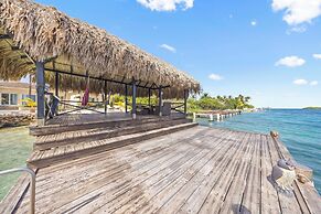 Private Beach Ocean Front Boat Dock Tiki Bar