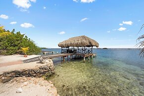 Private Beach Ocean Front Boat Dock Tiki Bar