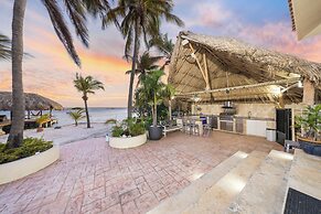 Private Beach Ocean Front Boat Dock Tiki Bar