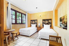 Mexican Style Villa With Private Pool, Free Utilities