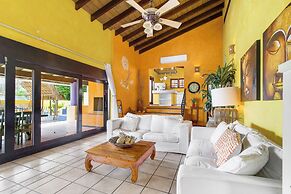 Mexican Style Villa With Private Pool, Free Utilities