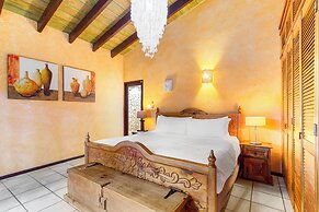 Mexican Style Villa With Private Pool, Free Utilities