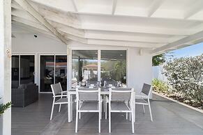 Modern Villa Private Pool 4min to Beaches!